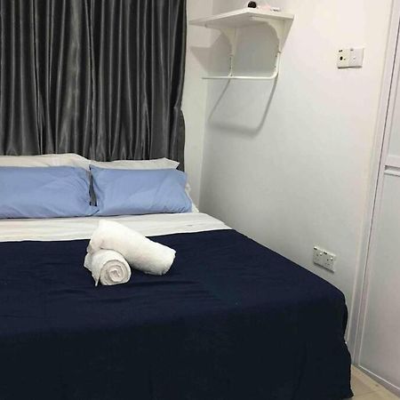 Вілла 22Pax :Taman Pelangi Party House Nearby Midvelly Джохор-Бару Екстер'єр фото