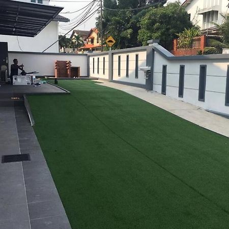 Вілла 22Pax :Taman Pelangi Party House Nearby Midvelly Джохор-Бару Екстер'єр фото