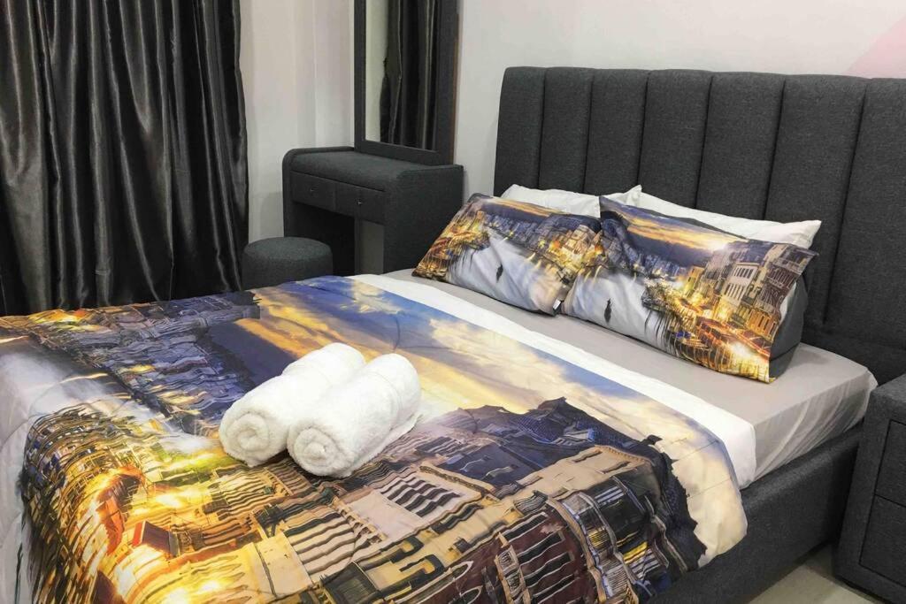Вілла 22Pax :Taman Pelangi Party House Nearby Midvelly Джохор-Бару Екстер'єр фото